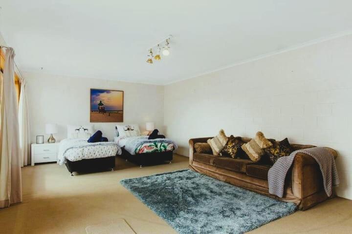 Spacious Modern Home Outstanding Views Sleeps 9 Hobart Esterno foto