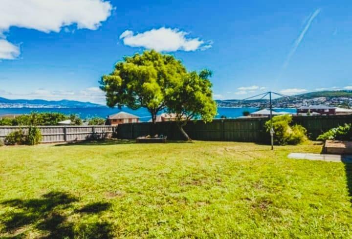 Spacious Modern Home Outstanding Views Sleeps 9 Hobart Esterno foto