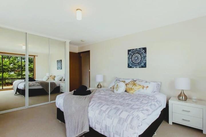 Spacious Modern Home Outstanding Views Sleeps 9 Hobart Esterno foto